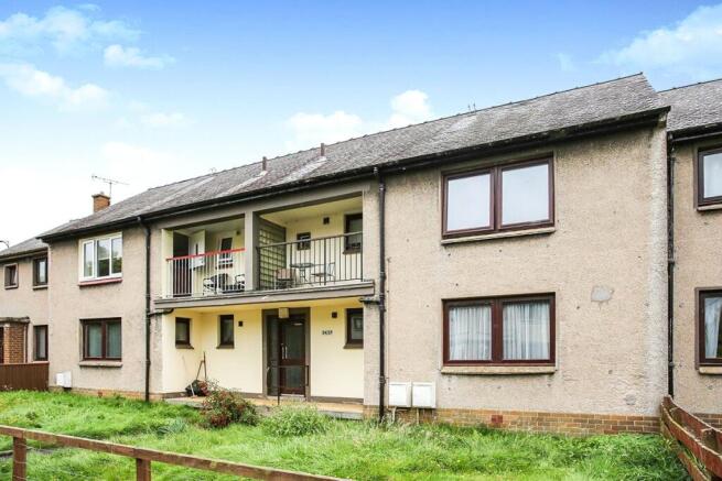 1 bed property, in Mossvale, £70,000