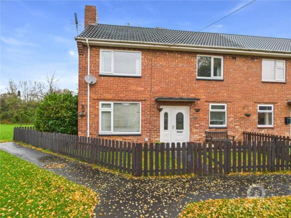 2 bed property, in Alexandria Drive, £145,000