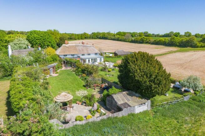 3 bed property, in Hill Green, £600,000