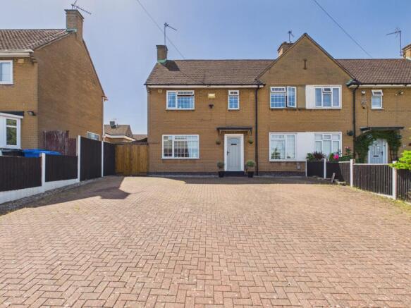 3 bed property, in Woodlands Lane, £260,000