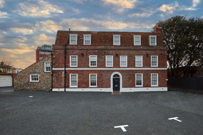 10 bed property, in 2 Enys Road, £990,000