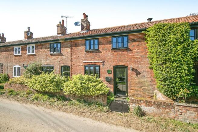 4 bed property, in High Corner, £335,000