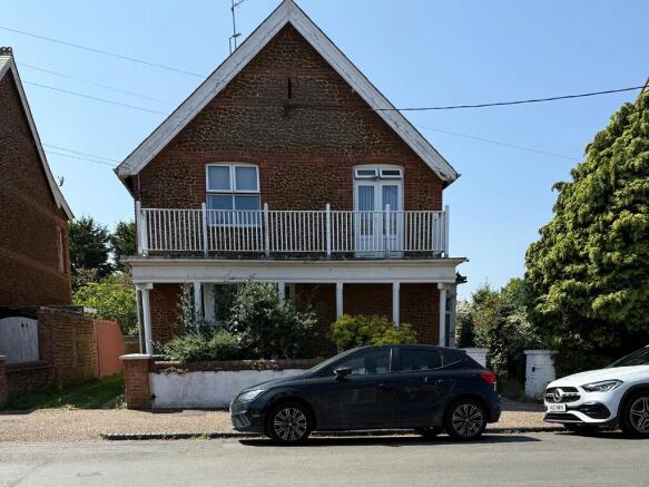 2 bed property, in Flat 4 Austin Street, £135,000