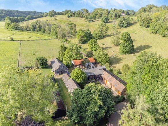 5 bed property, in Acrise, £3,000,000