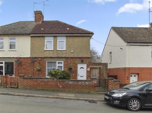 3 bed property, in Allen Road, £200,000