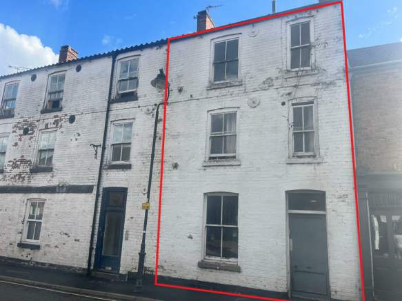 Land, in Queen Street, £135,000