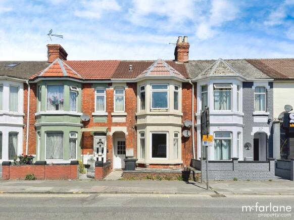 4 bed property, in Manchester Road, £290,000