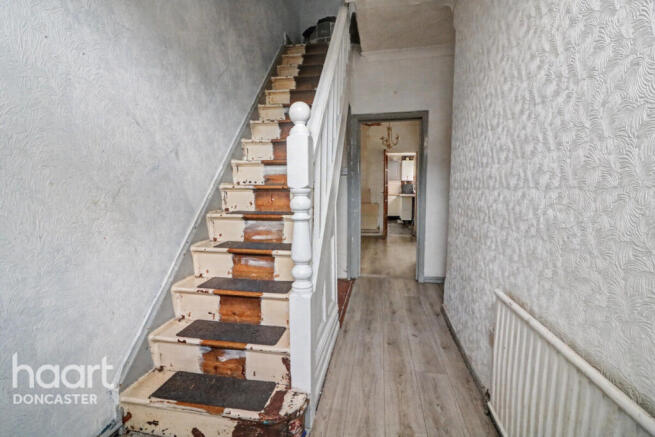 3 bed property, in Station Road, £130,000