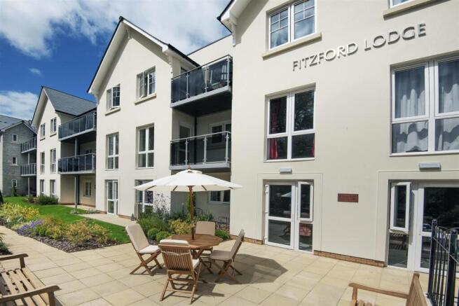 1 bed property, in Fitzford Lodge, £200,000