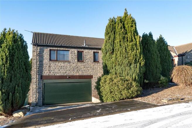 3 bed property, in Alder Drive, £300,000