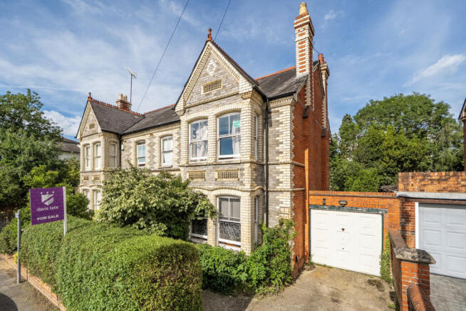 6 bed property, in Eastern Avenue, £700,000