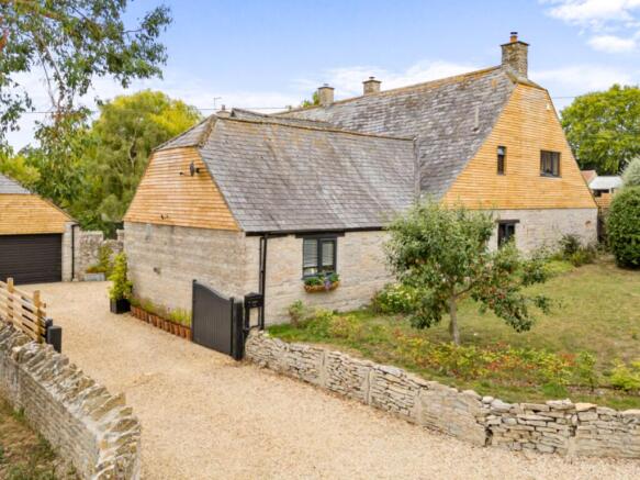 4 bed property, in Mowbarton Road, £875,000
