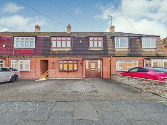 3 bed property, in Broxburn Drive, £390,000