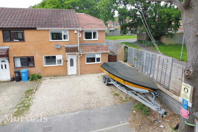 5 bed property, in Sandpiper Close, £367,500