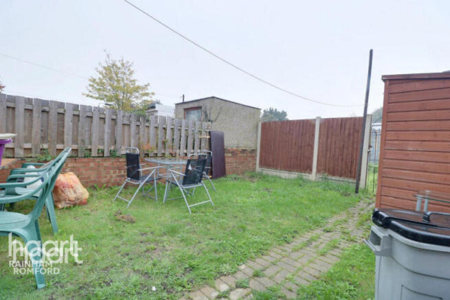 3 bed property, in Ford Lane, £375,000