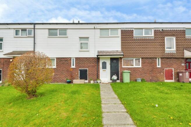 3 bed property, in Bridge Road, £110,000