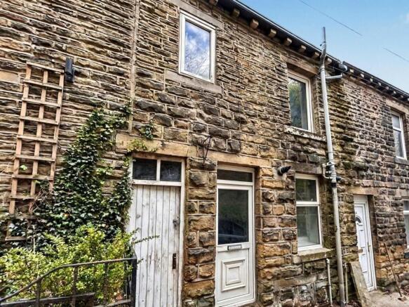2 bed property, in Glen Lee Lane, £160,000