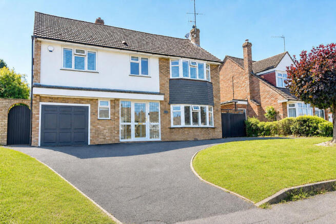 4 bed property, in Homewood Avenue, £1,075,000