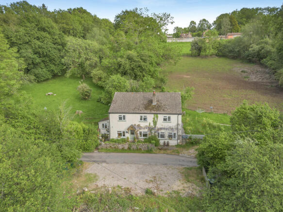 4 bed property, in Symonds Yat, £695,000