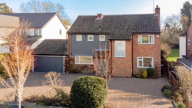 4 bed property, in Sackville Gardens, £895,000
