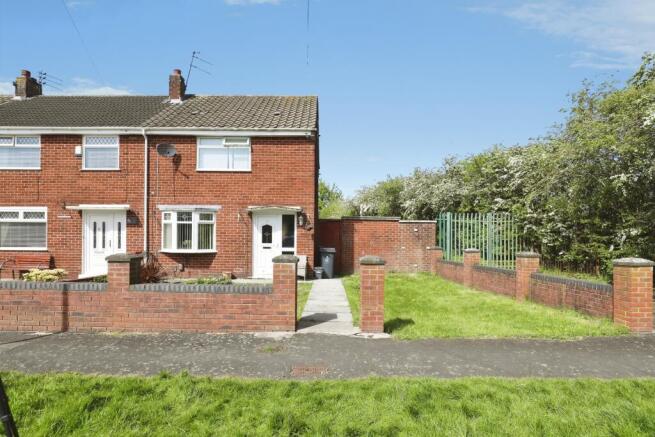 2 bed property, in Home Farm Road, £170,000