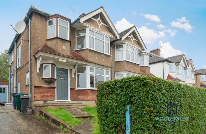 3 bed property, in Bethune Avenue, £749,995