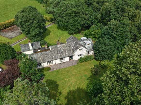 5 bed property, in Tommy Gill, £700,000