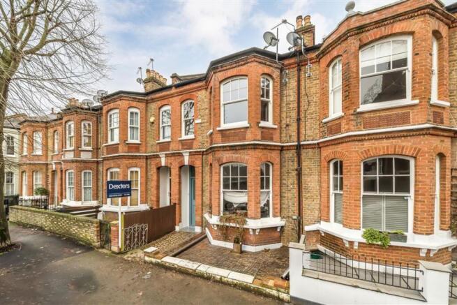 2 bed property, in Thorncliffe Road, £425,000