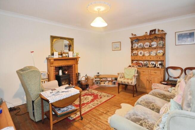 3 bed property, in Gregory Gardens, £425,000