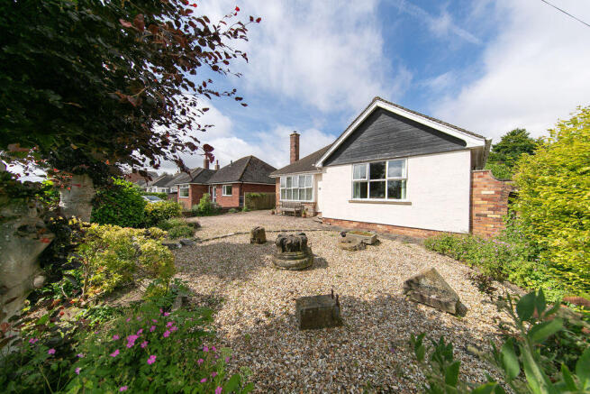 3 bed property, in No. 26 Lowcross Road, £460,000