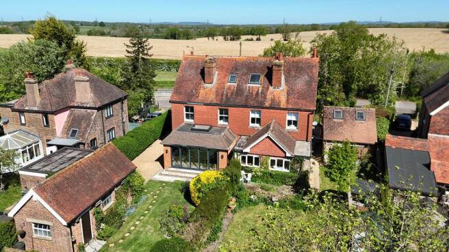 4 bed property, in Newbridge Road West, £700,000