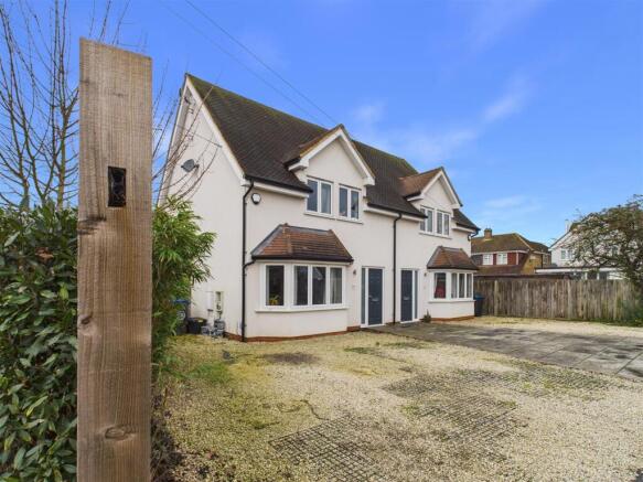 3 bed property, in Weston Avenue, £575,000