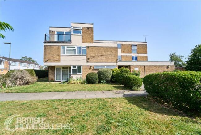 1 bed property, in Peregrine Road, £230,000