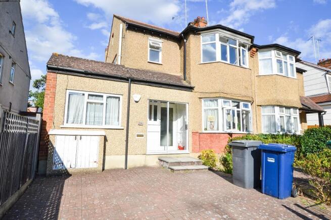 4 bed property, in Llanvanor Road, £1,345,000