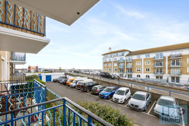 2 bed property, in Britannia Court, £349,950