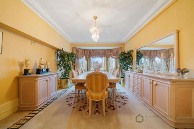 6 bed property, in Kingston House North, £6,950,000