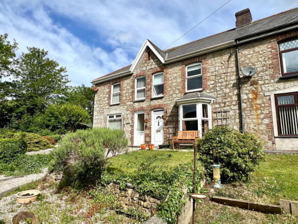 3 bed property, in Par Lane, £235,000