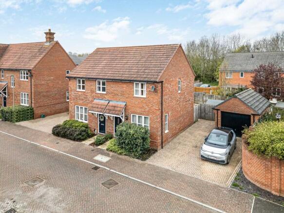 2 bed property, in Teasel Bank, £335,000