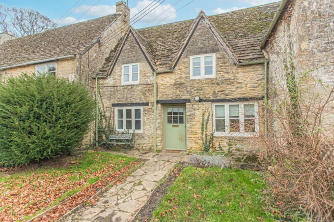 3 bed property, in Charlton, £375,000