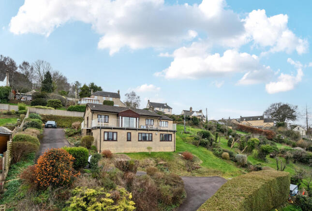 4 bed property, in Dark Lane, £750,000