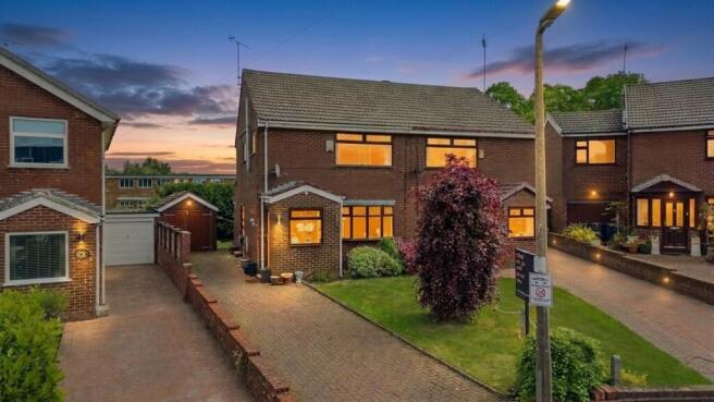 4 bed property, in Bath Springs, £300,000
