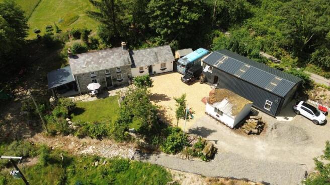 3 bed property, in Rhydcymerau, £399,950