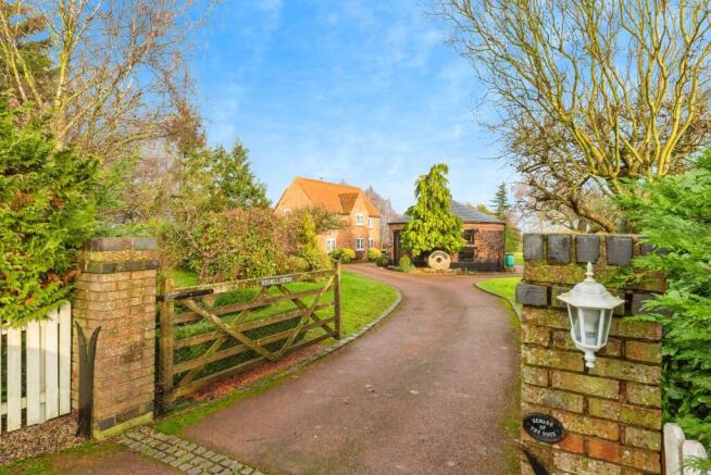 3 bed property, in Hockerton Road, £750,000