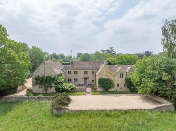 7 bed property, in Little Barrington, £2,900,000