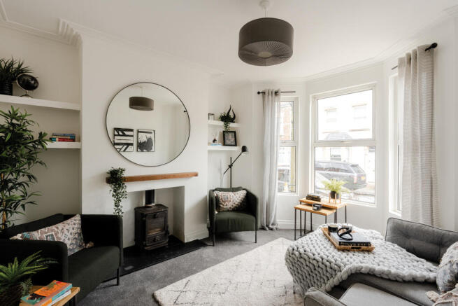 3 bed property, in Oak Road, £475,000