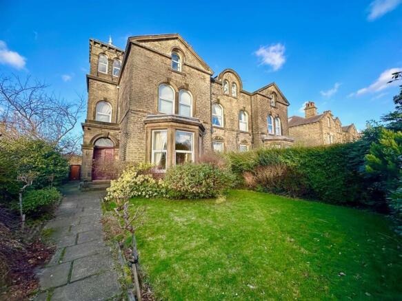 6 bed property, in Glenmaye, £599,000