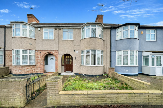 3 bed property, in St. Anselms Road, £515,000
