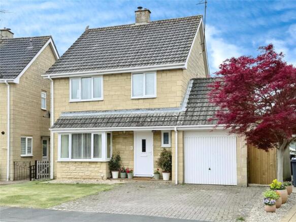 3 bed property, in Broomground, £529,000
