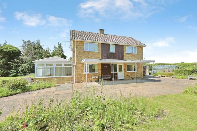 4 bed property, in Mattishall Road, £475,000