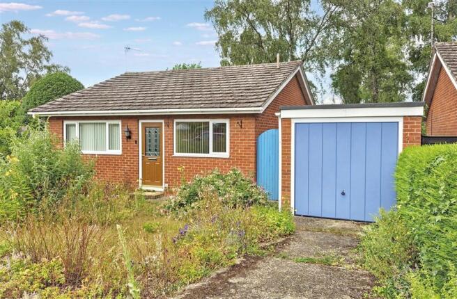 2 bed property, in Ennerdale Close, £100,000